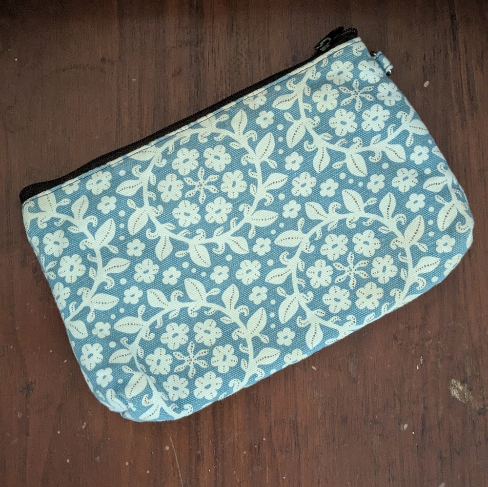 Floral Blue and White Pouch Purse by Thirty One